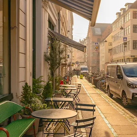 Tivoli 2 - Spacious 3 Bedroom Near Tivoli Copenhagen