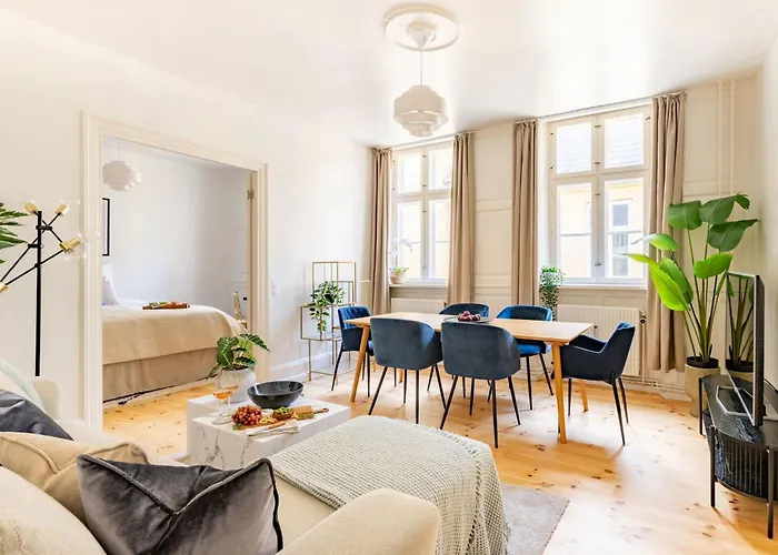 Apartment Tivoli 2 - Spacious 3 Bedroom Near Tivoli