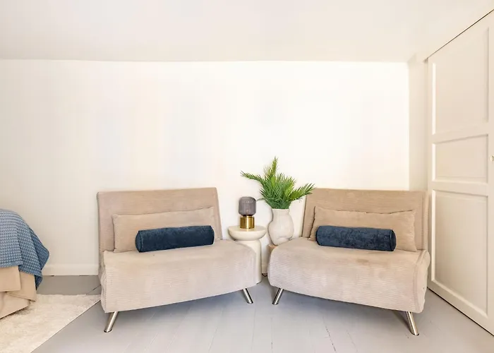 Tivoli 2 - Spacious 3 Bedroom Near Tivoli Apartment *